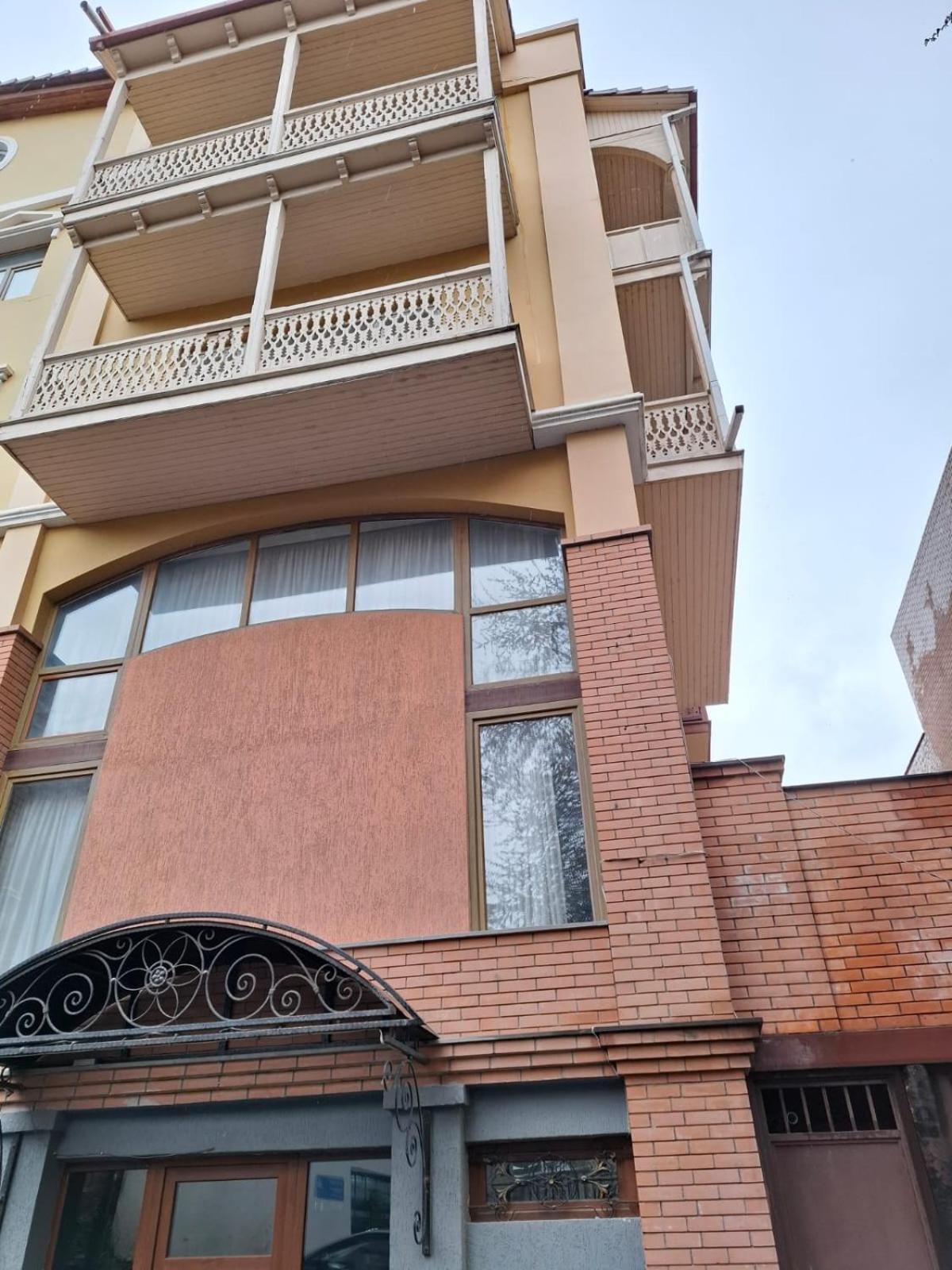 Hotel Alaverdi Palace Tbilisi Buitenkant foto
