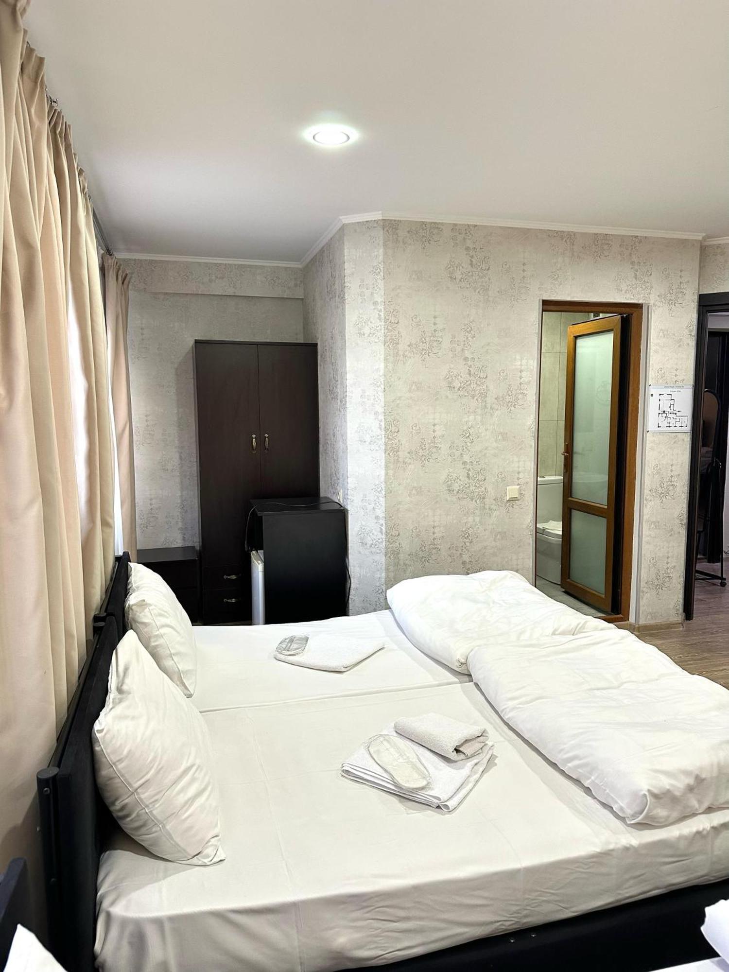 Hotel Alaverdi Palace Tbilisi Buitenkant foto