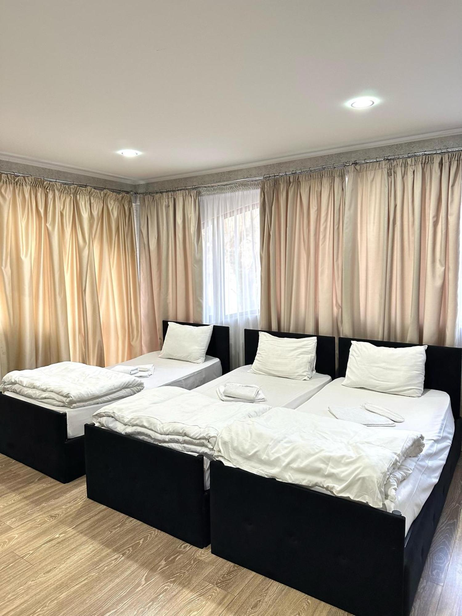 Hotel Alaverdi Palace Tbilisi Buitenkant foto