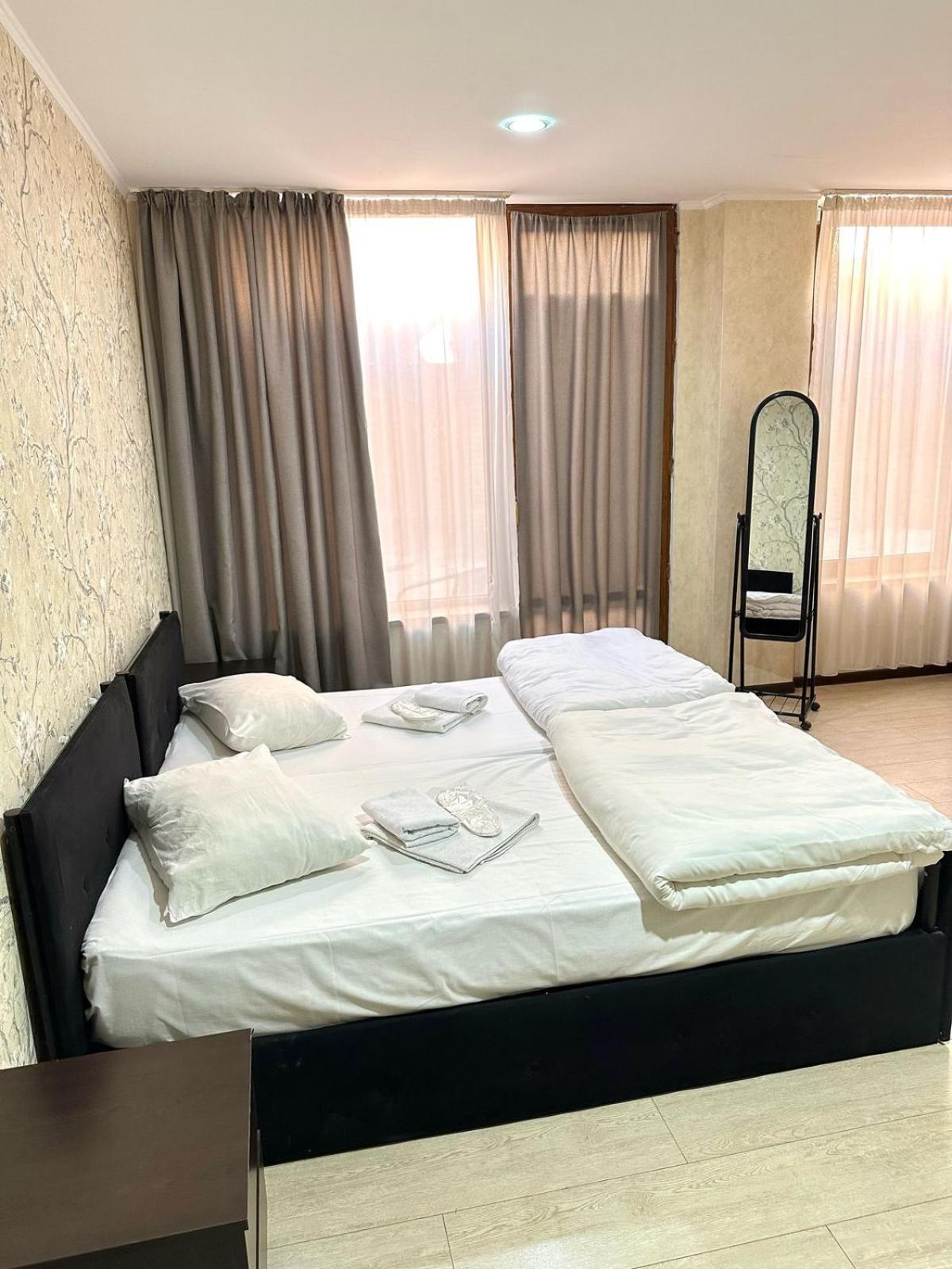 Hotel Alaverdi Palace Tbilisi Buitenkant foto