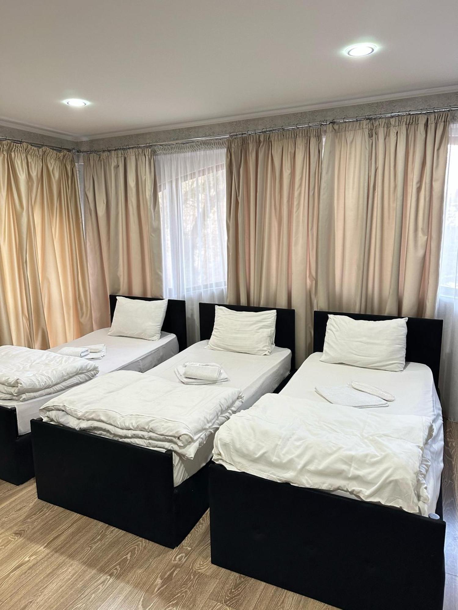 Hotel Alaverdi Palace Tbilisi Buitenkant foto