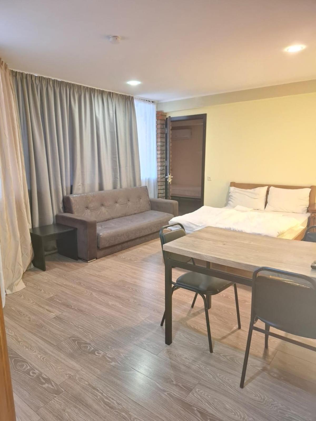 Hotel Alaverdi Palace Tbilisi Buitenkant foto